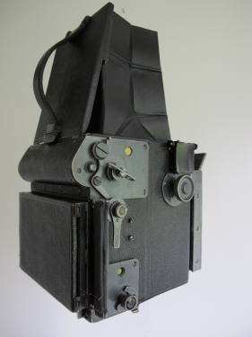 The Auto Graflex Junior by Jo Lommen